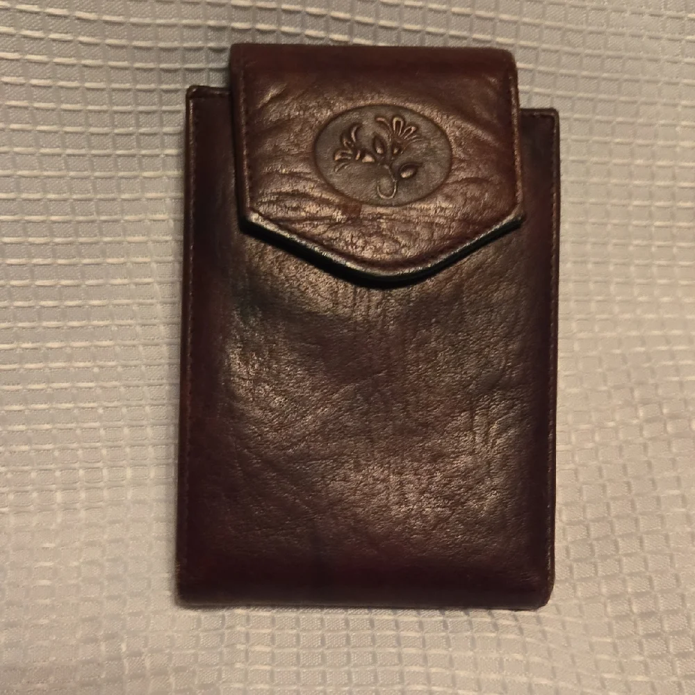 Buxton Top Grain Cowhide Leather Woman Bifold Wallet, Brown